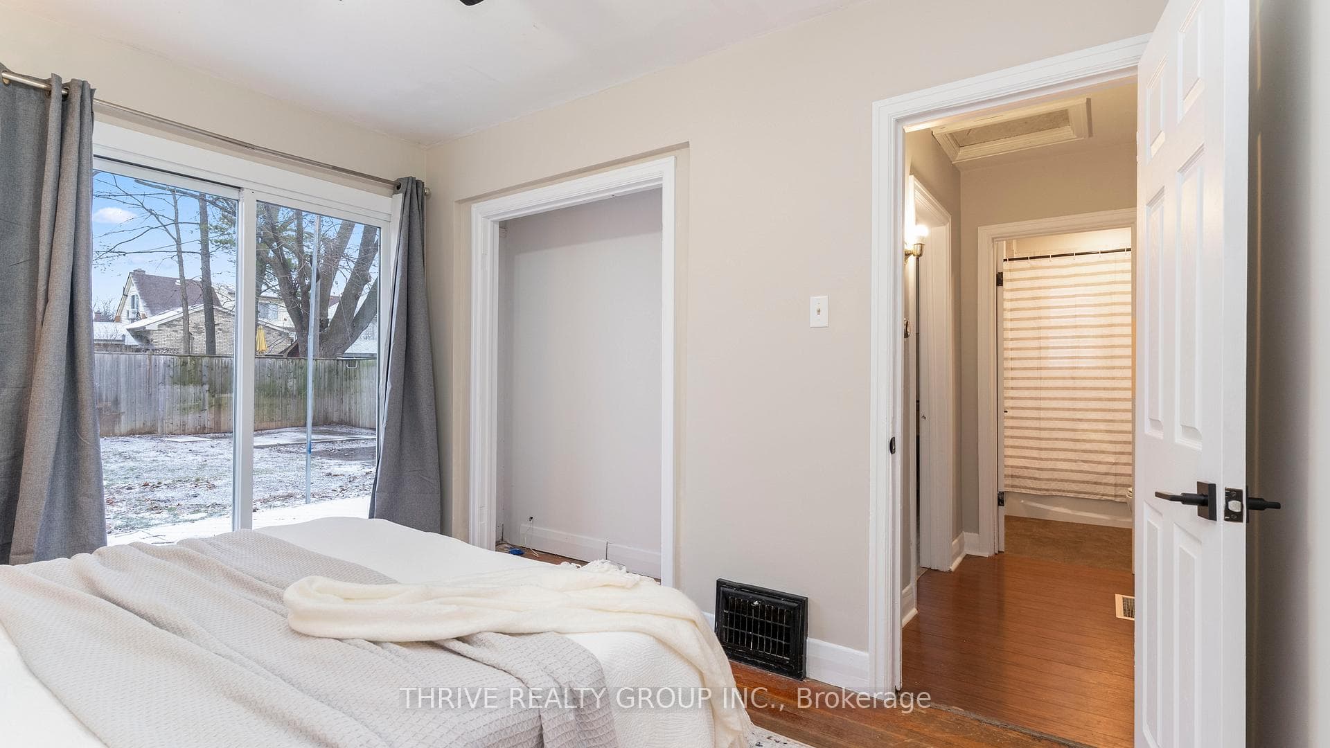 894 Hamilton Road photo 17