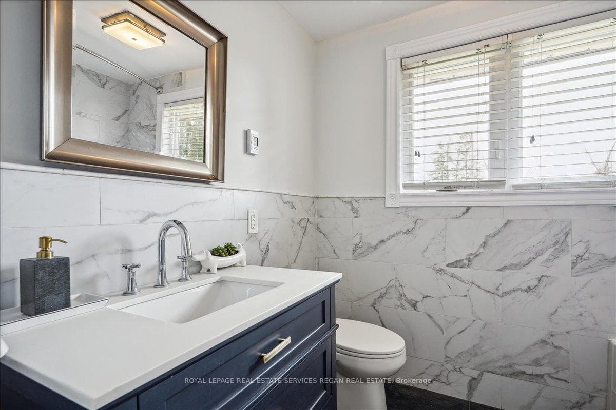 1910 Barsuda Drive photo 16
