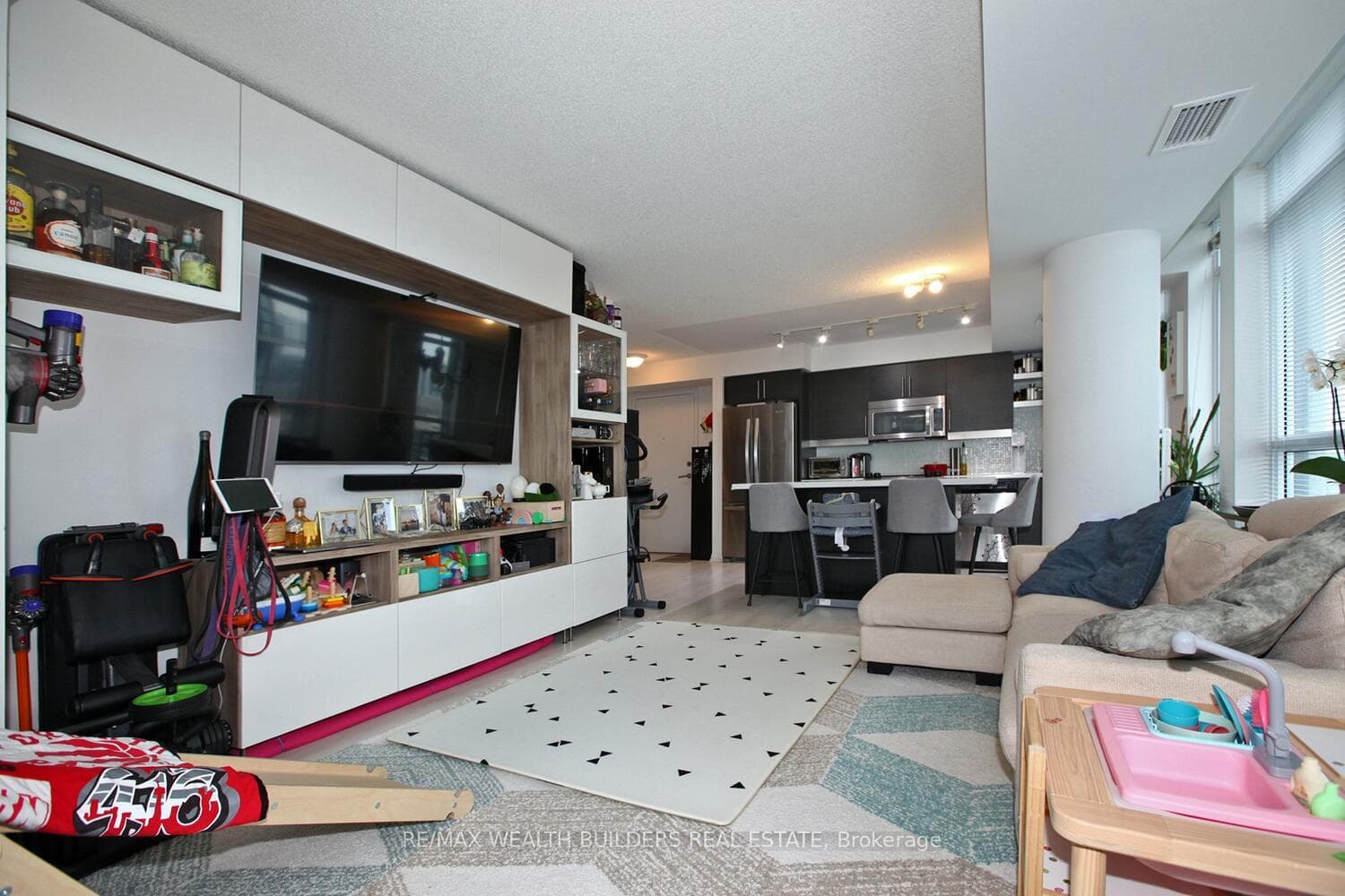 400 Adelaide Street Unit 2322 photo 9
