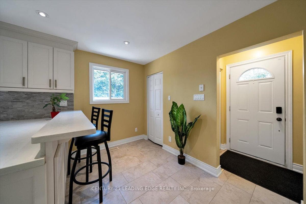231 Linden Court photo 9