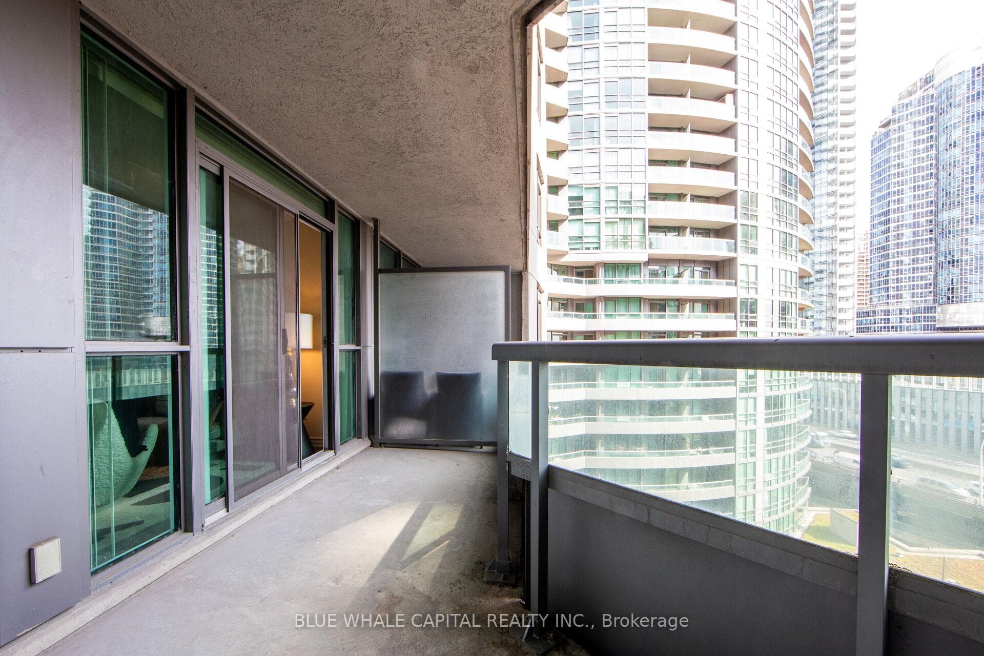 25 Lower Simcoe Street Unit 1128 photo 21