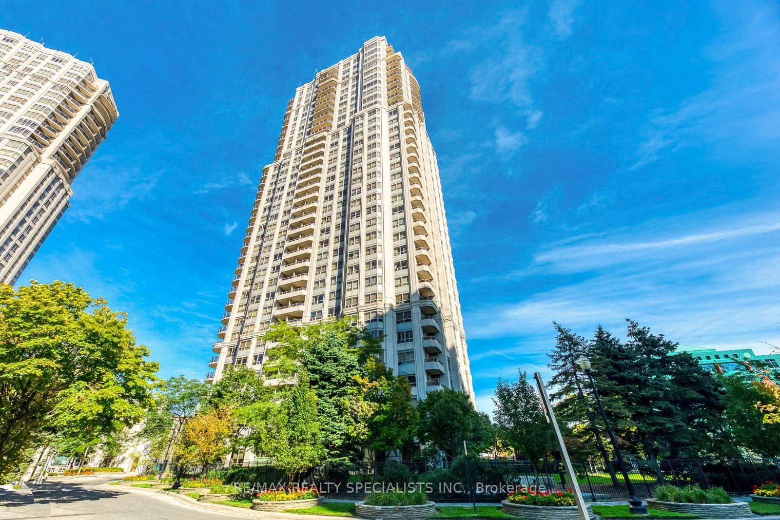 25 Kingsbridge Garden Circle Unit 1127 photo 1