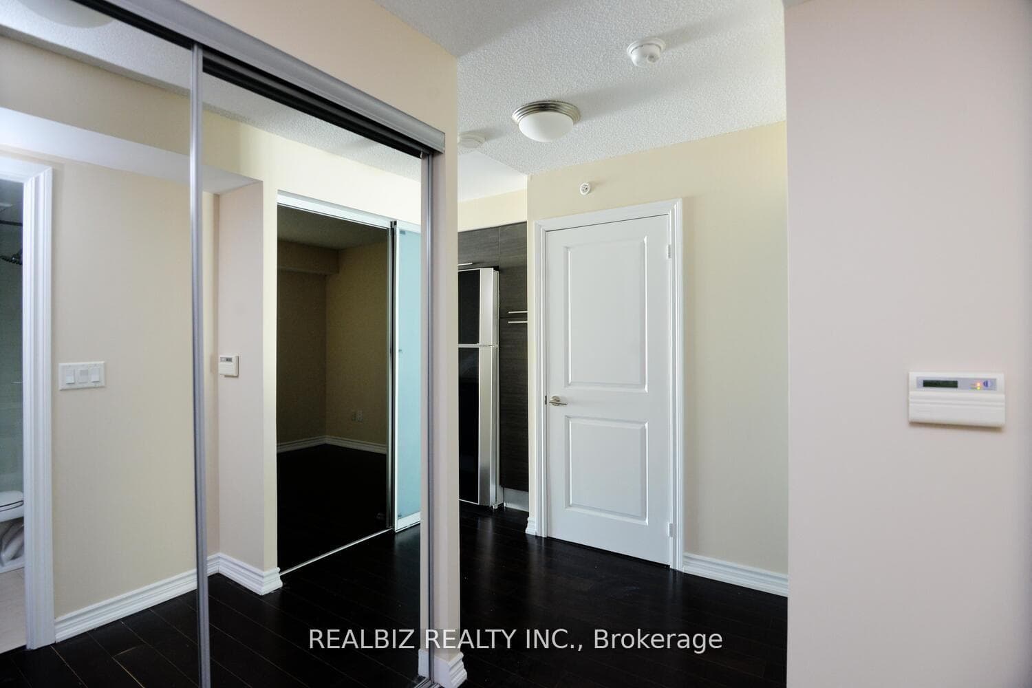 386 Yonge Street Unit 1516 photo 15