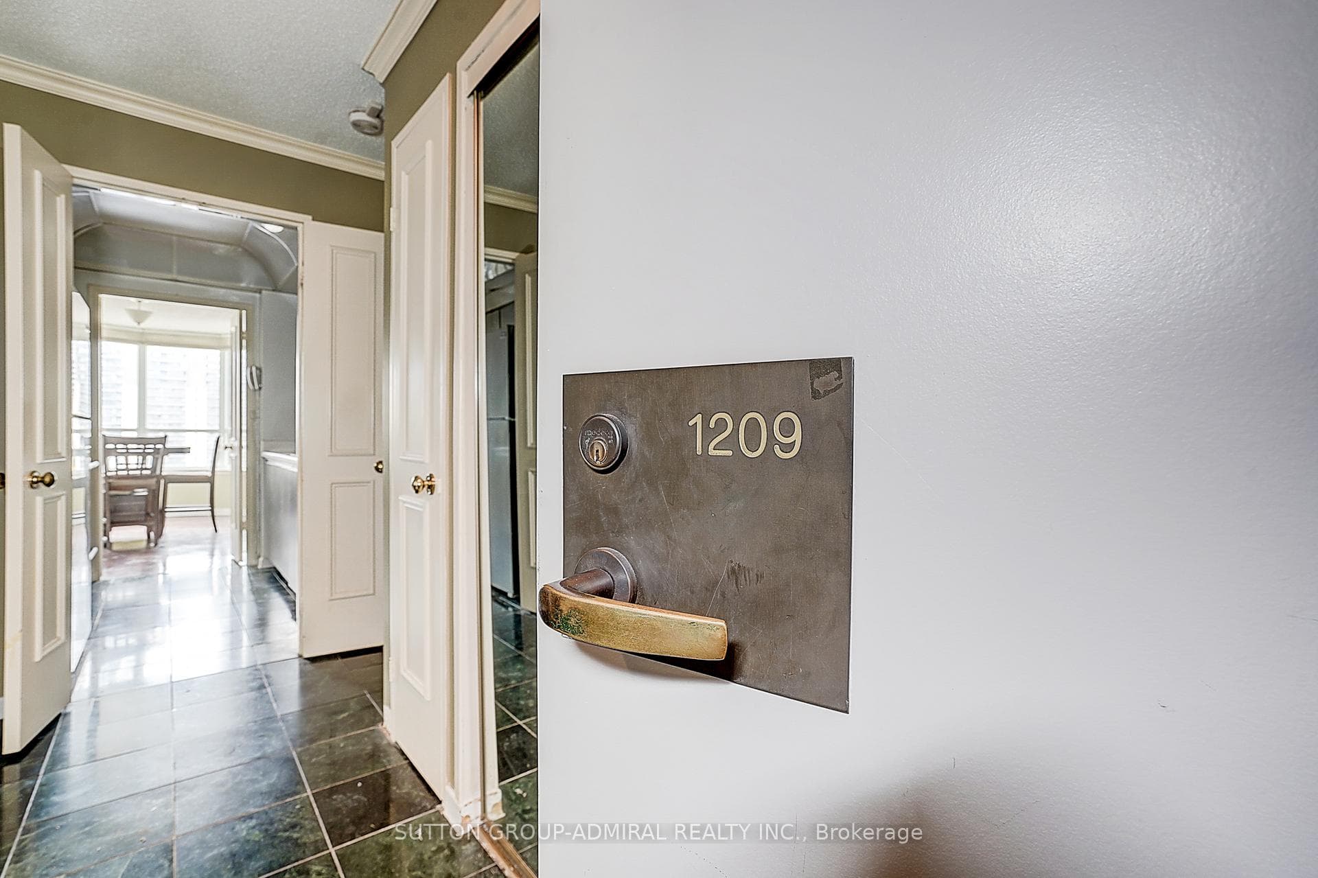 25 Maitland Street Unit 1209 photo 3