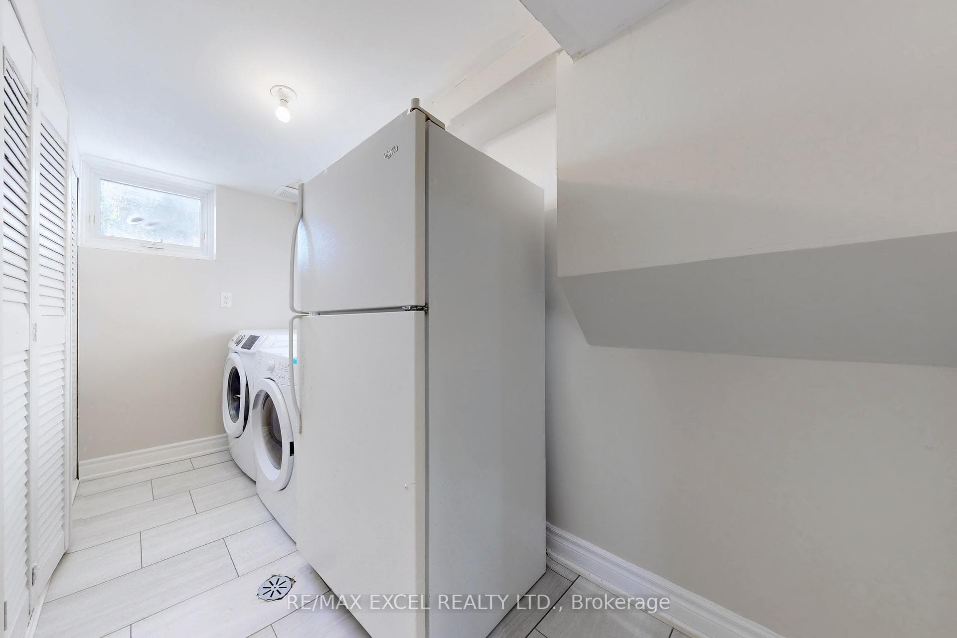 21 Sir Kay Drive photo 29