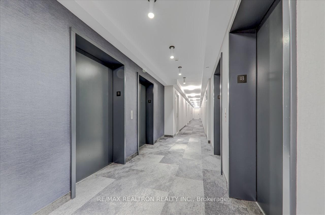 2550 Simcoe Street Unit 1813 photo 10