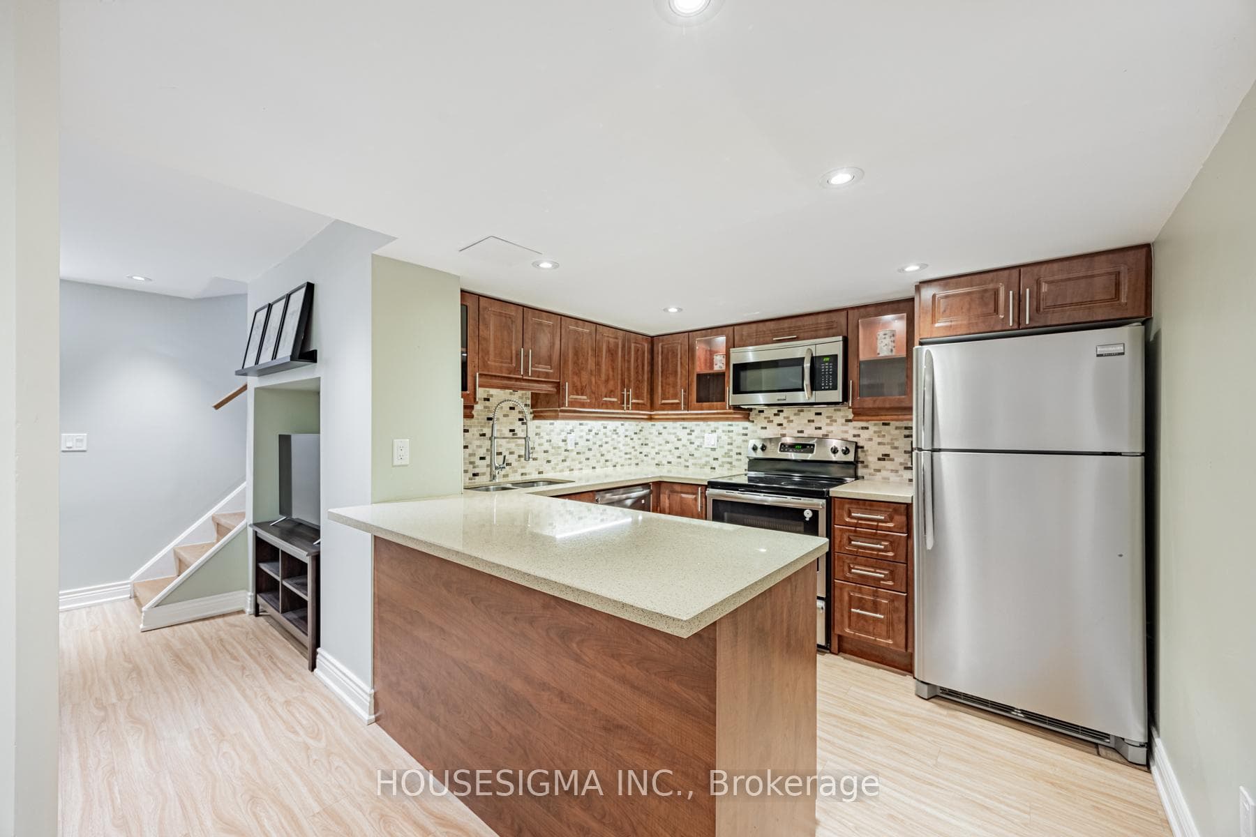 397 Morrish Road photo 22