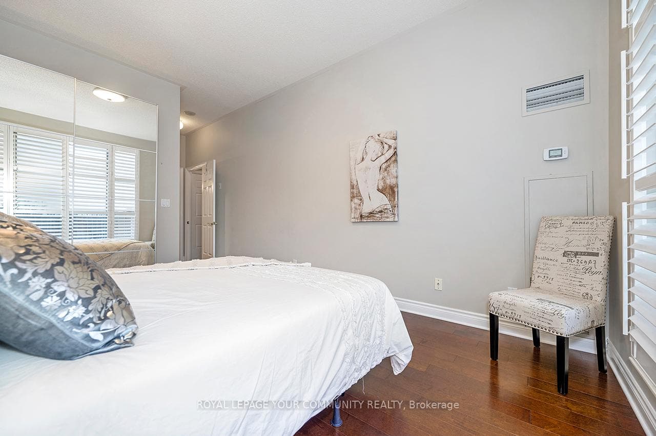3085 Bloor Street Unit 606 photo 25