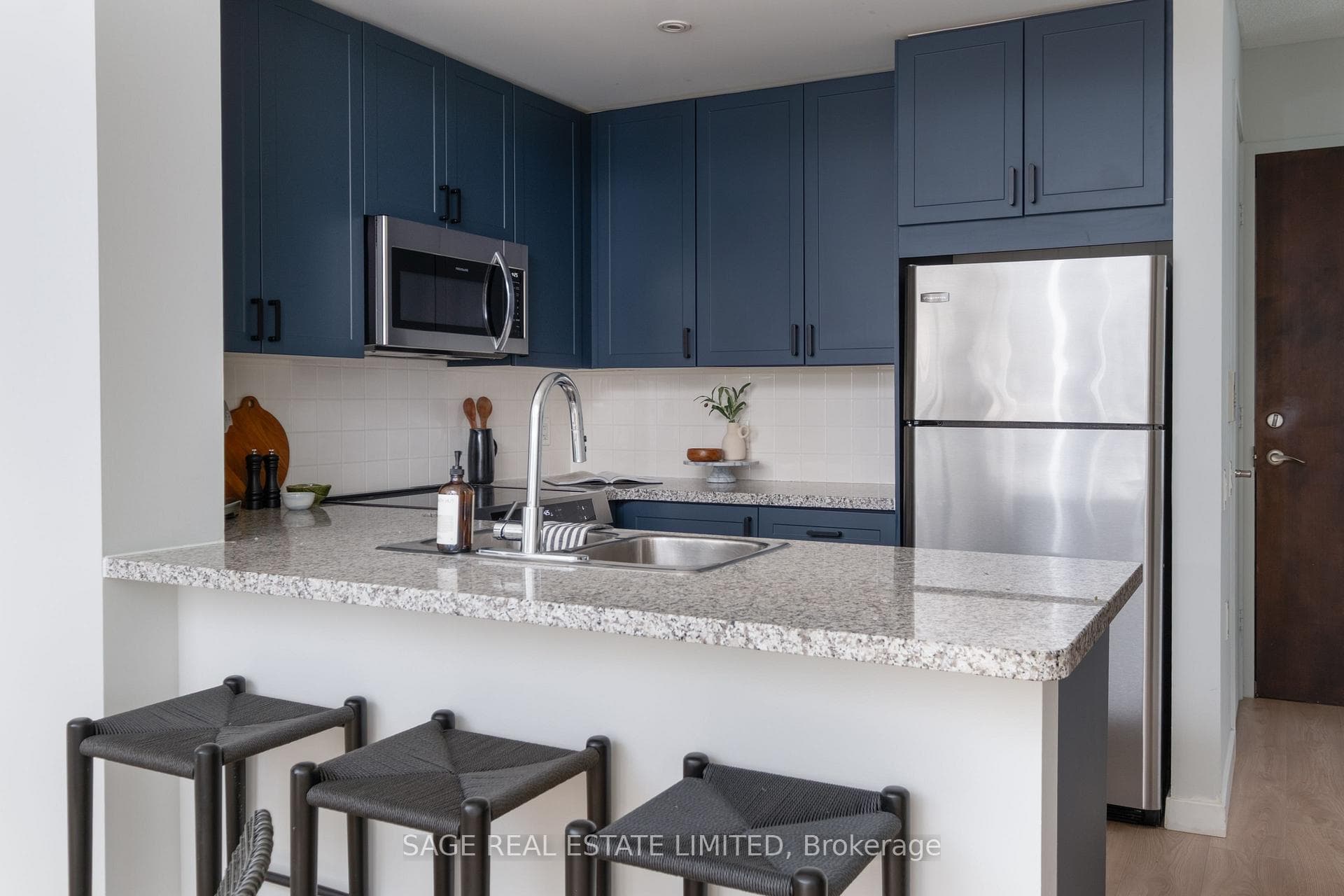 85 Bloor Street Unit 1713 photo 7