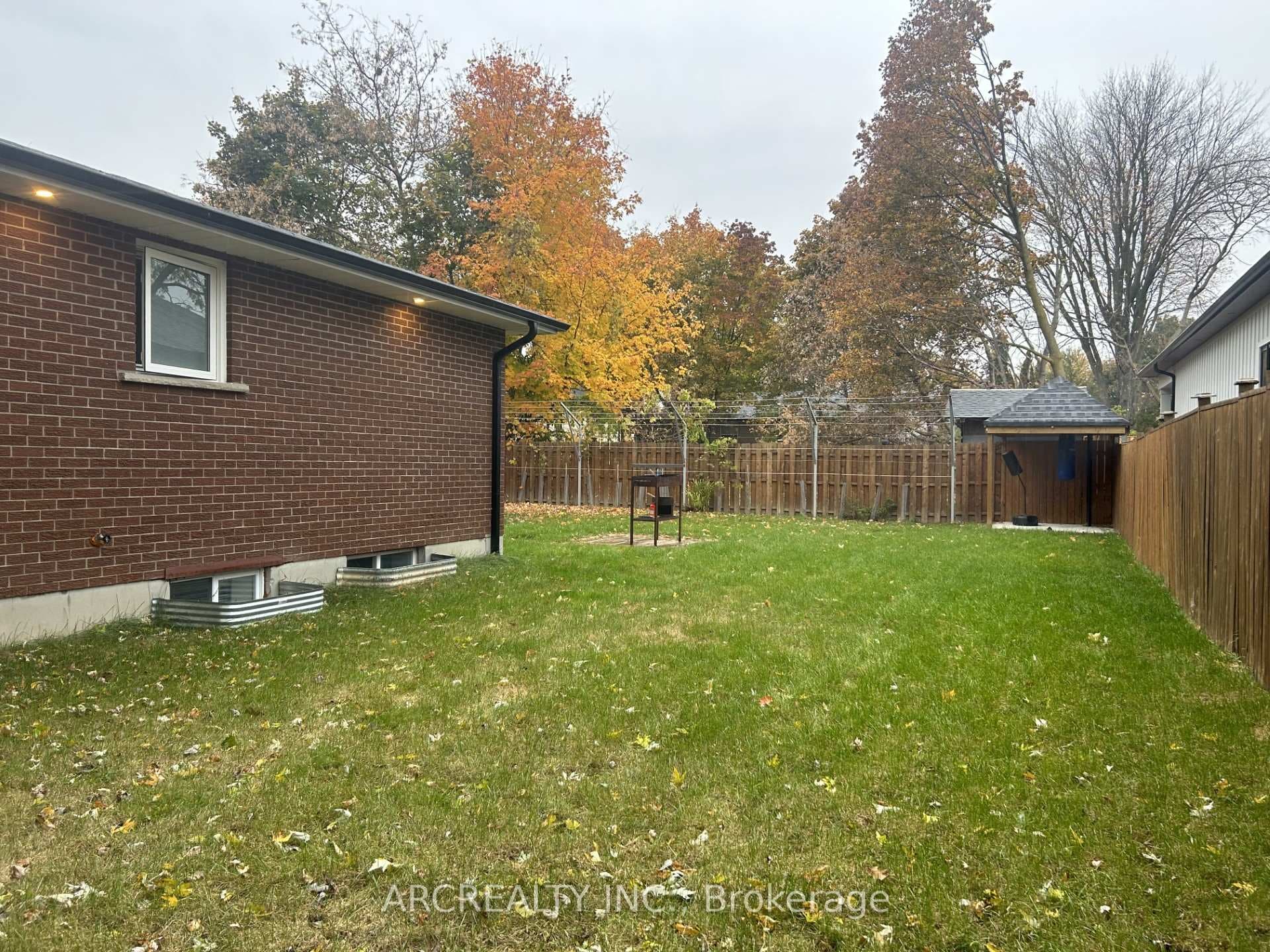 119 Wood Lane photo 28