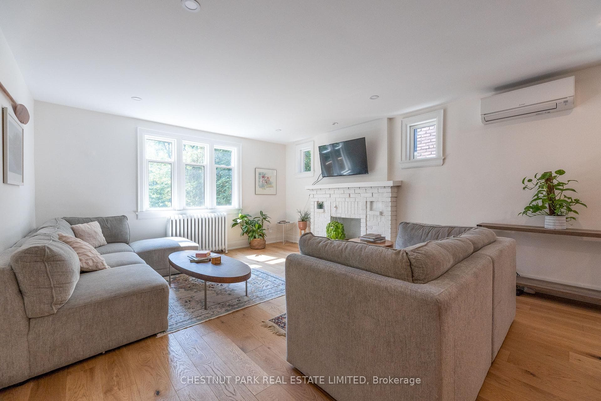 49 Springmount Avenue Unit B photo 2
