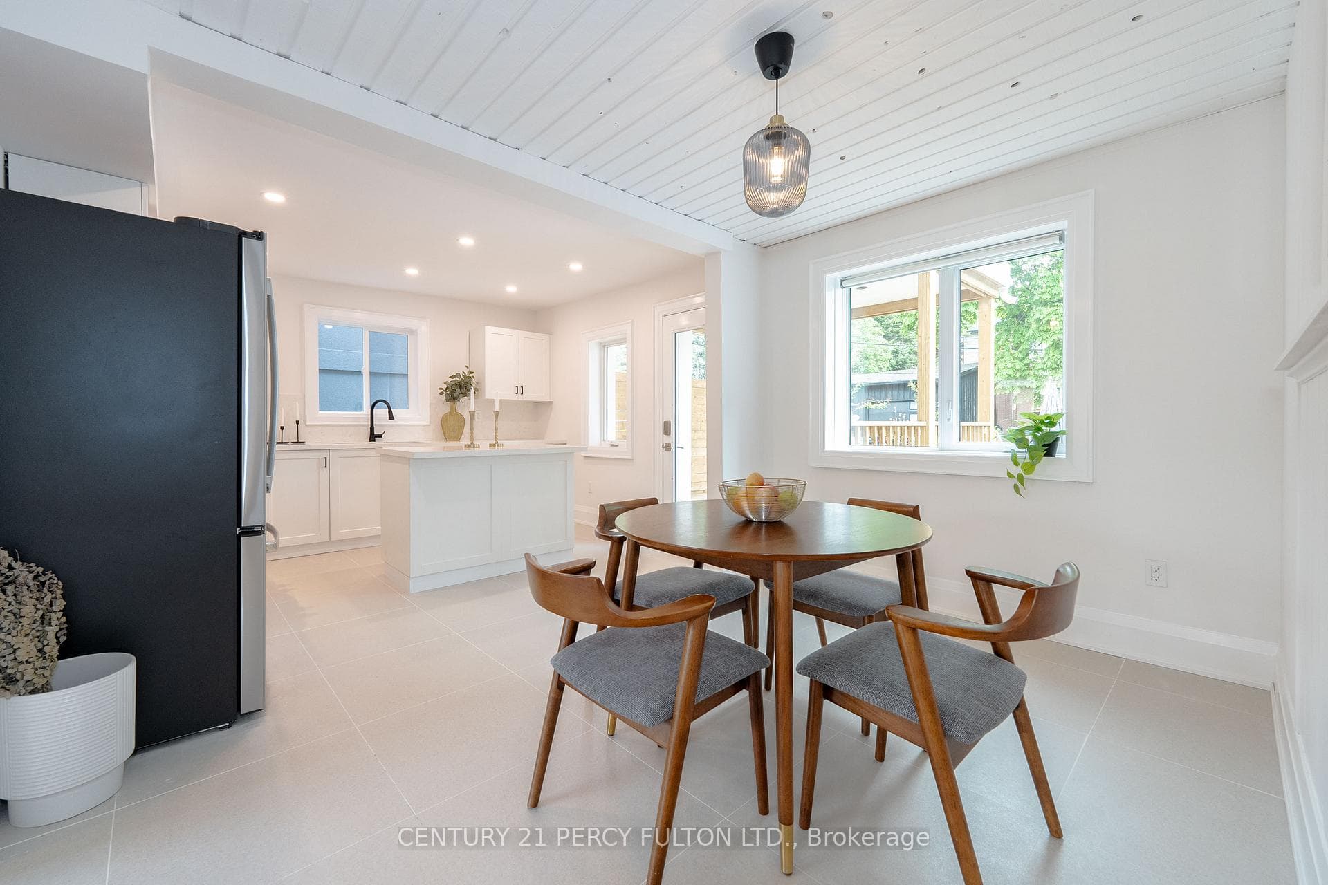 25 Thatcher Avenue photo 14