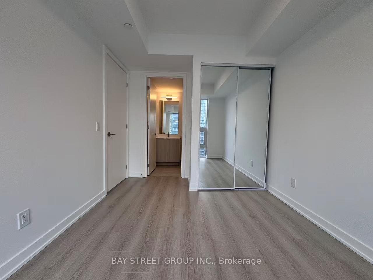 100 Queen Street Unit 2001 photo 8
