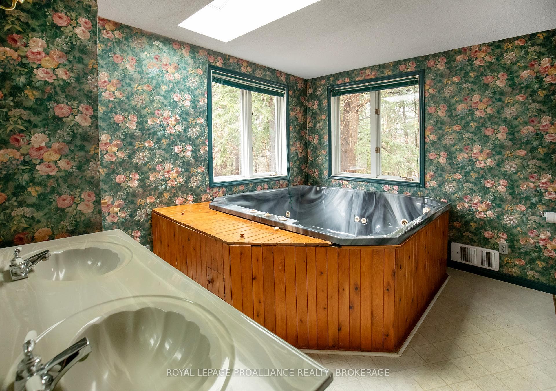1067 Cedarwoods Drive photo 10