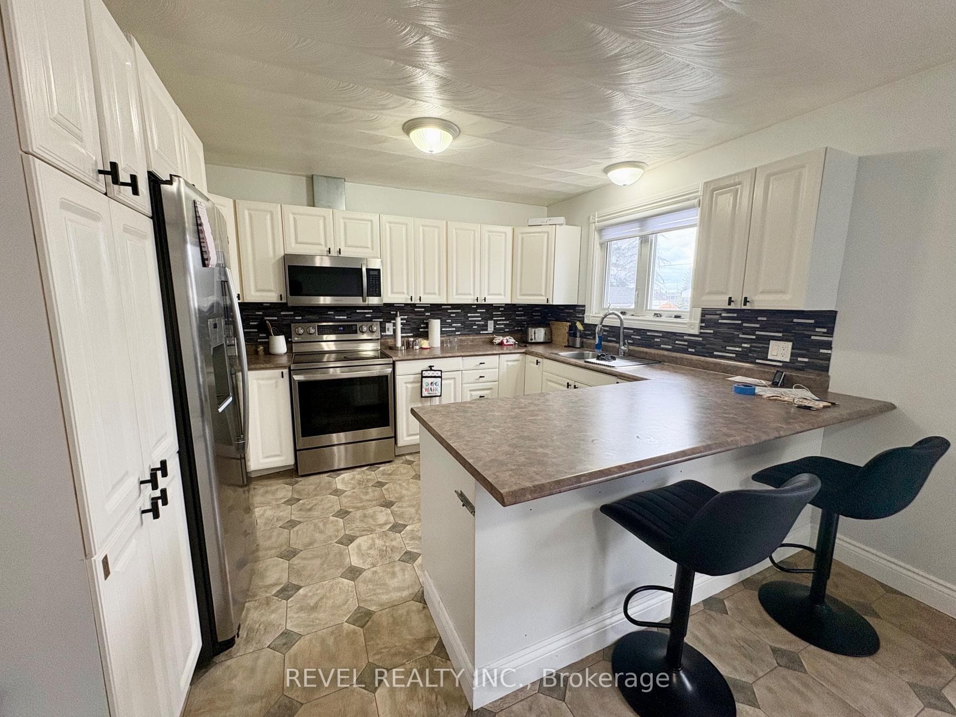97 Fourteenth Avenue photo 9