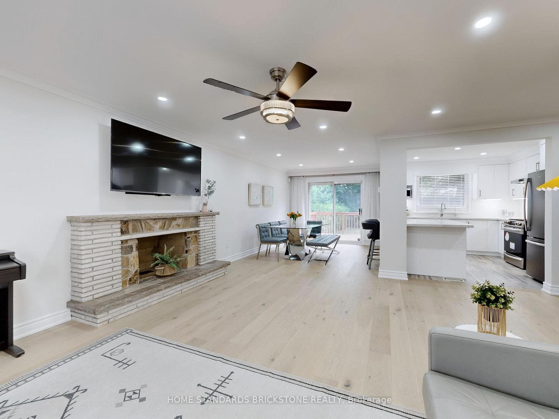 206 Henderson Avenue photo 9