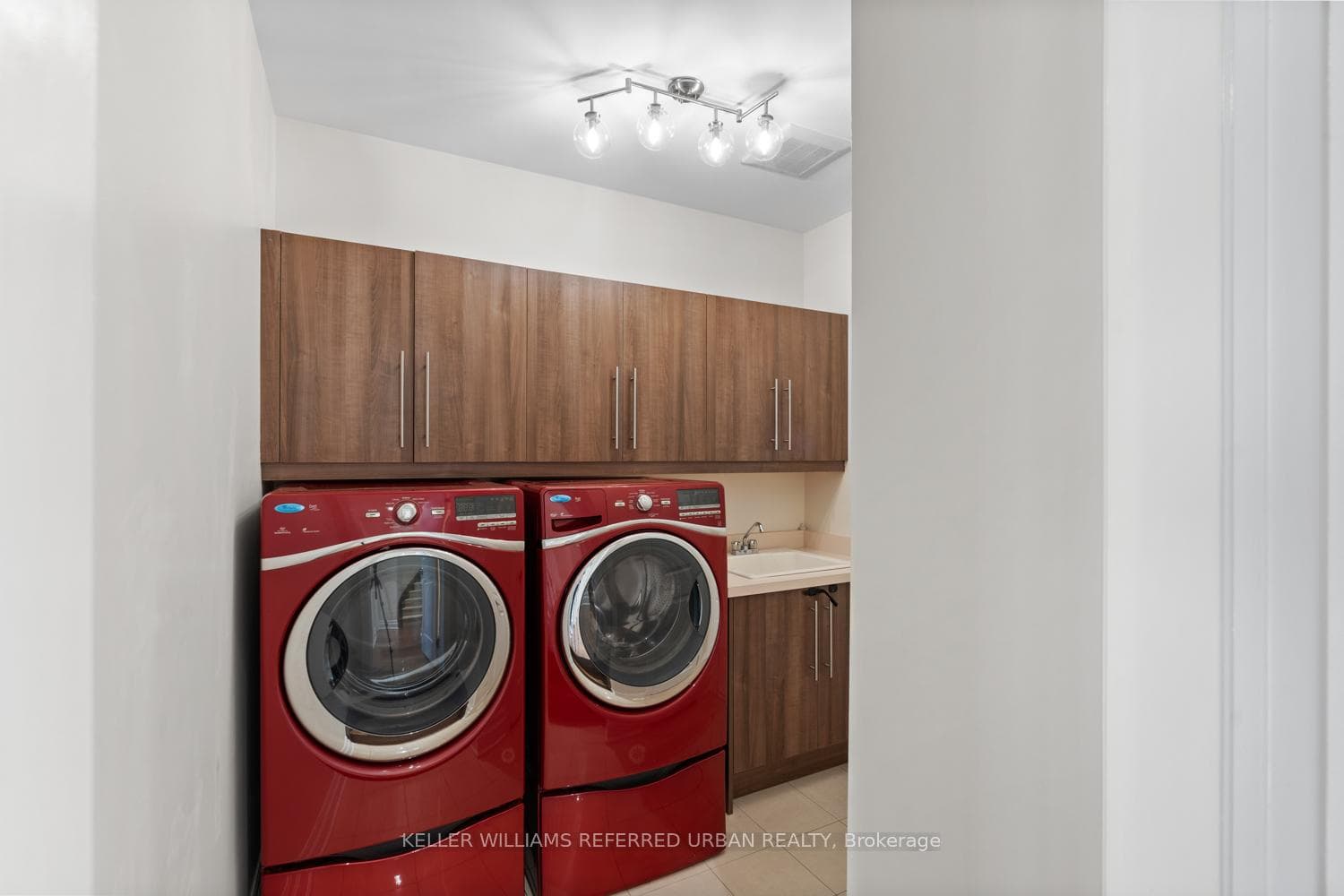 56 Jenny Thompson Court photo 12