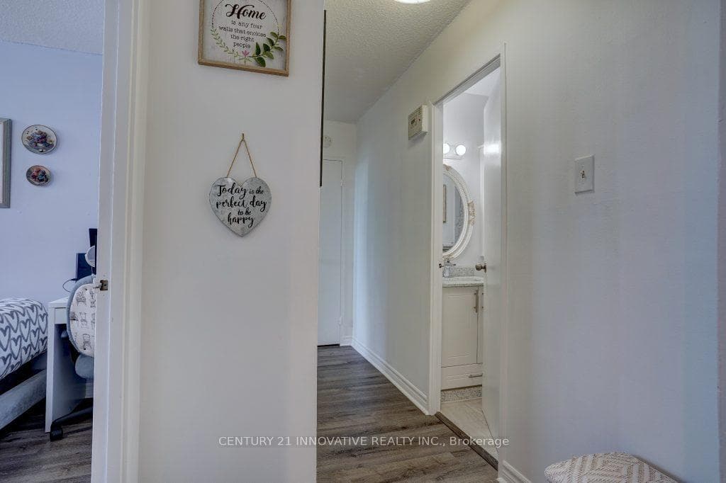 4101 Sheppard Avenue Unit 406 photo 3