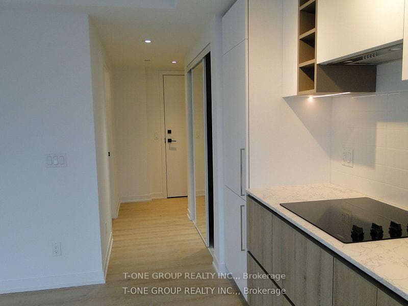 319 Jarvis Street Unit 902 photo 9