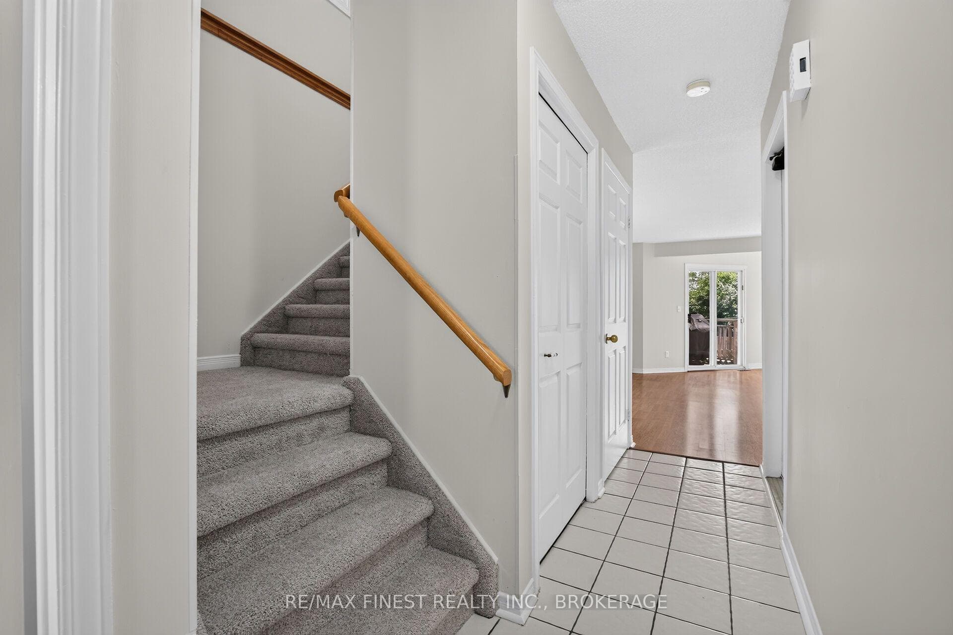 25 Rose Abbey Drive photo 5