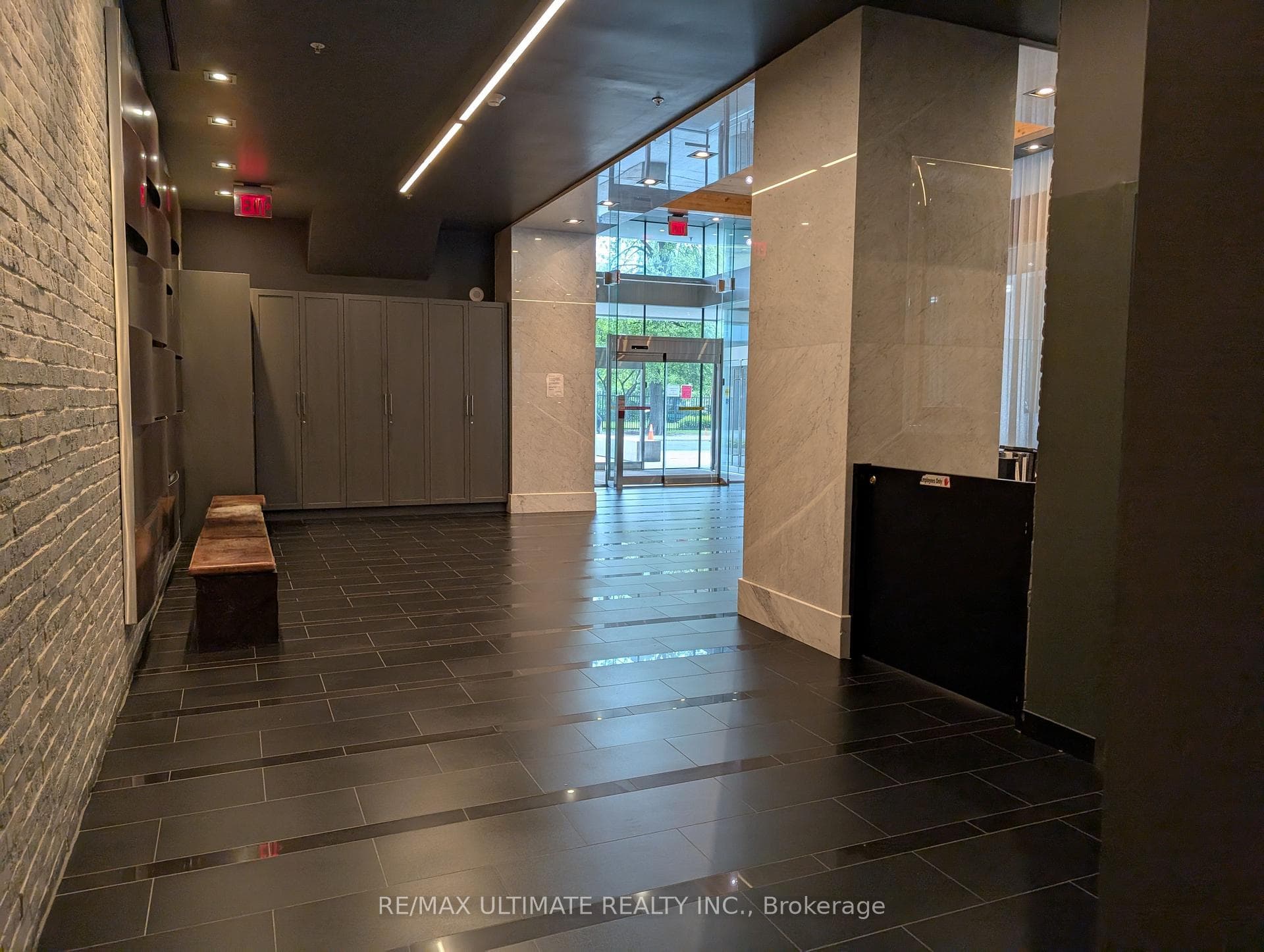 210 Simcoe Street Unit 611 photo 46