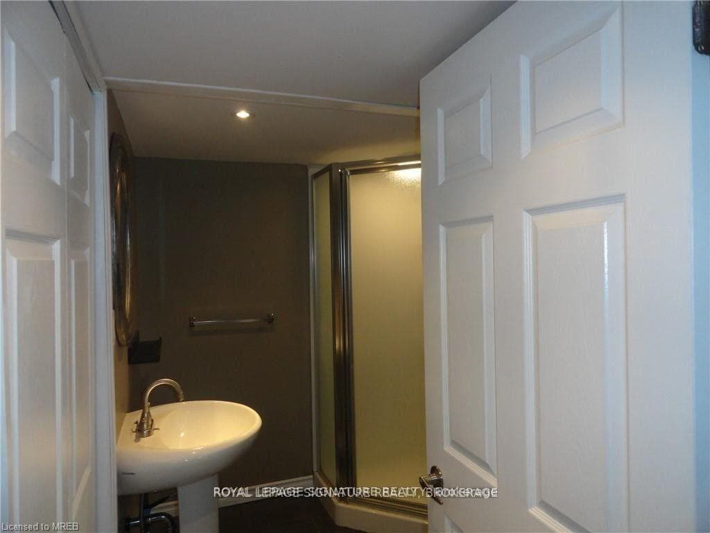 16 Chantilly Street photo 25