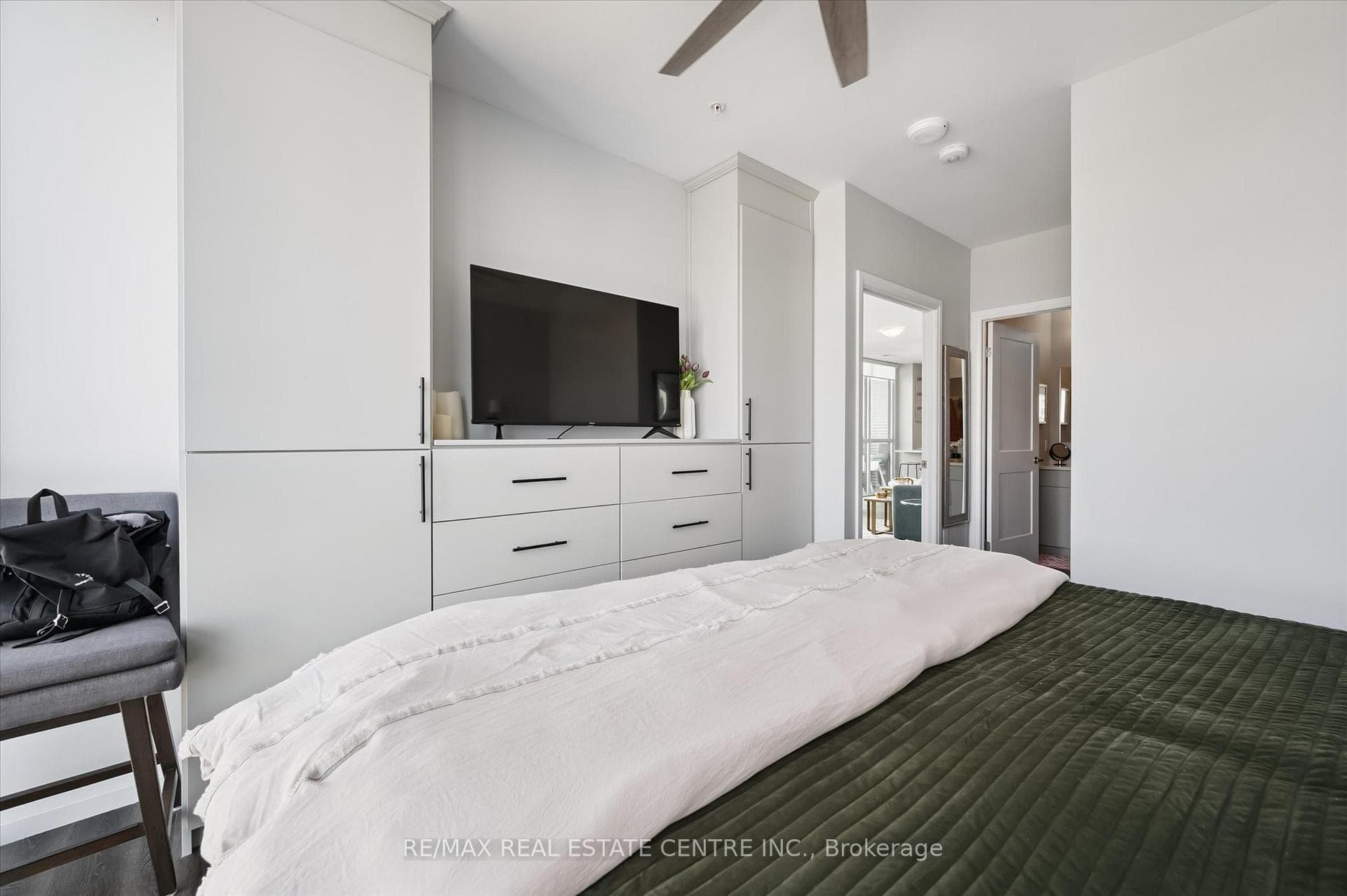 60 Charles Street Unit 702 photo 18