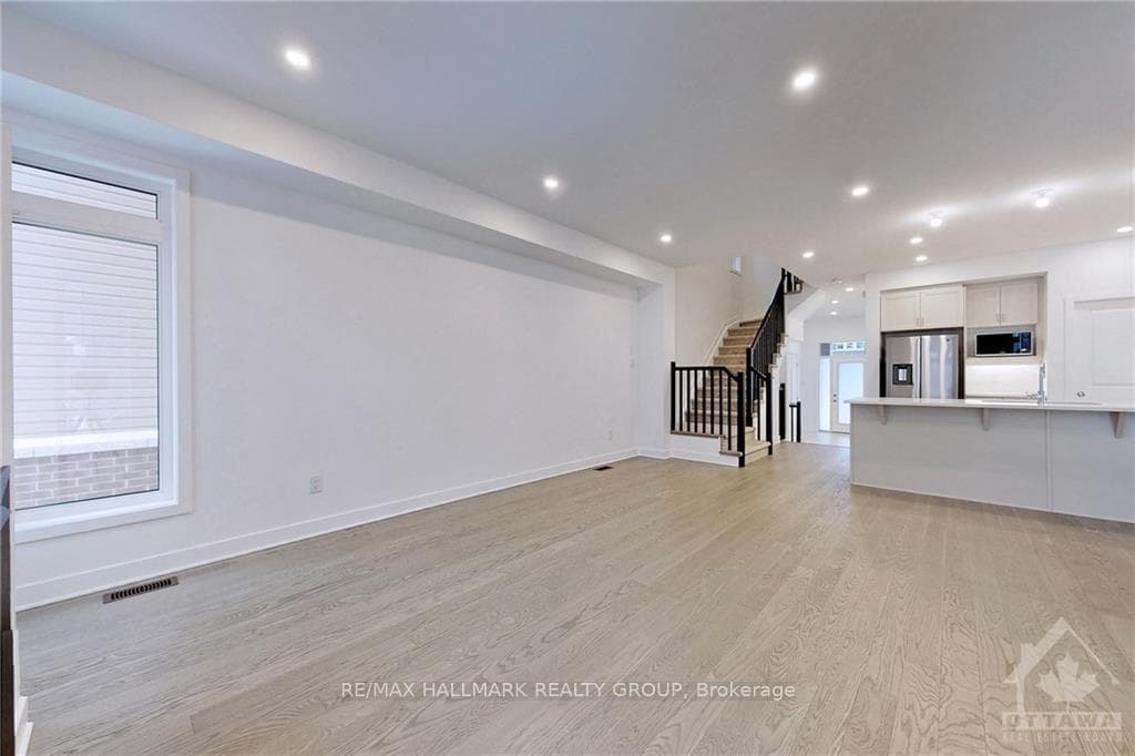 718 TWIST Way photo 5