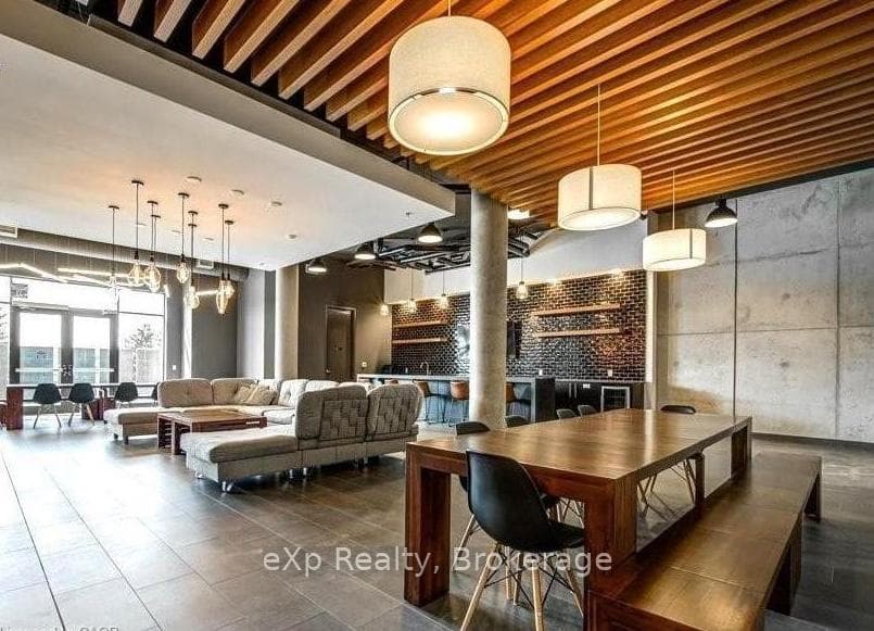 255 Northfield Drive Unit 513 photo 3
