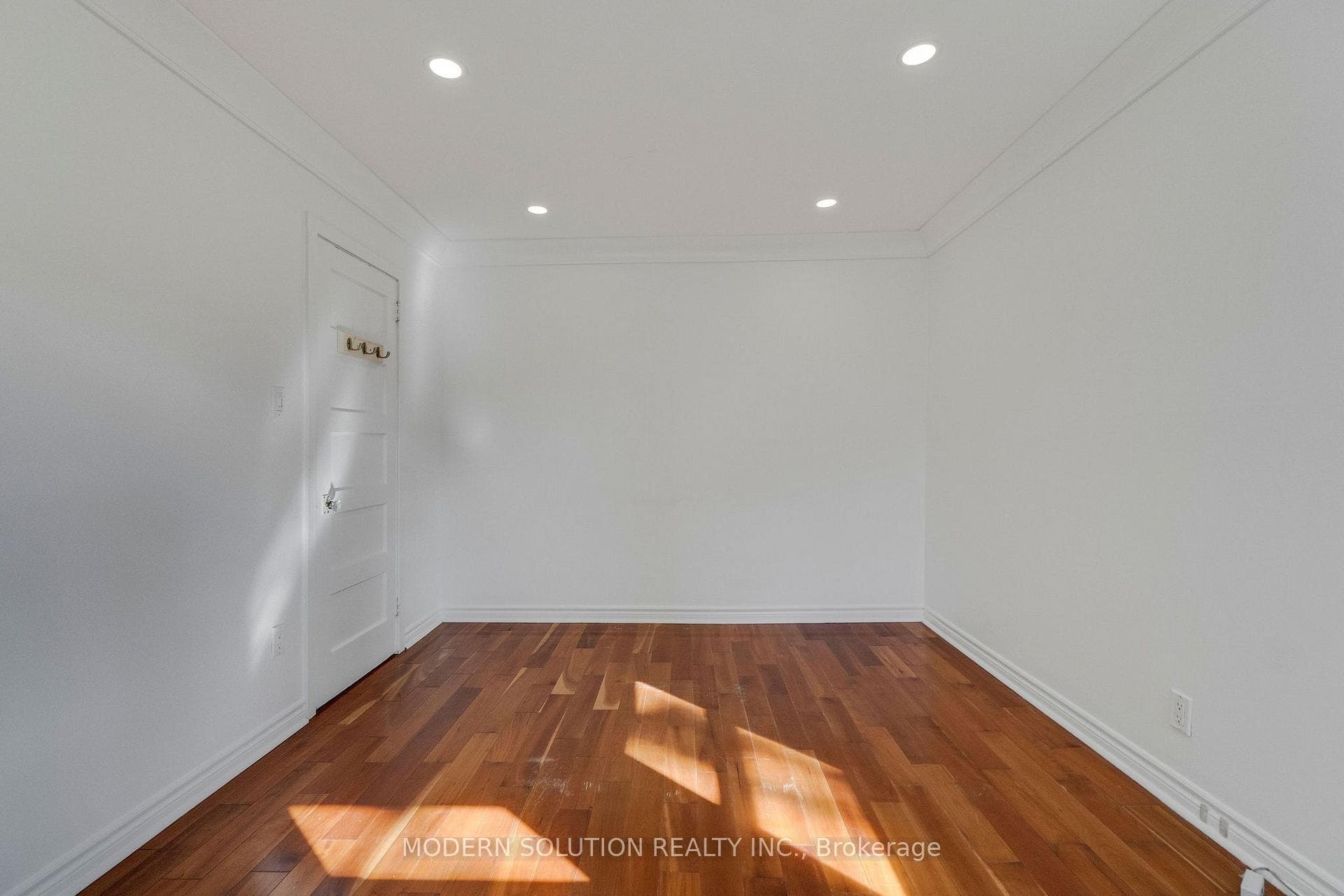 31 Elm Street photo 18