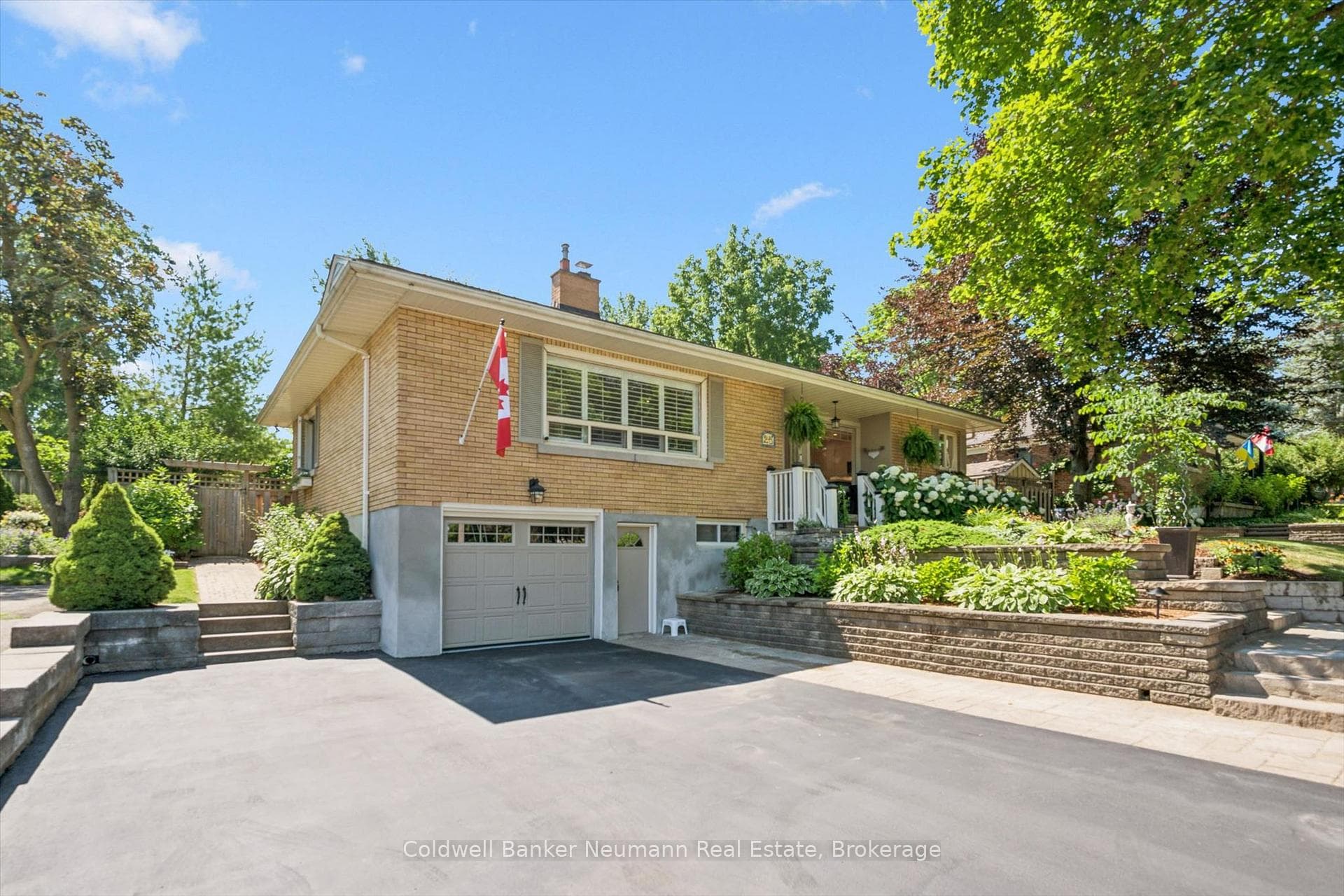 25 Bennett Avenue photo 2
