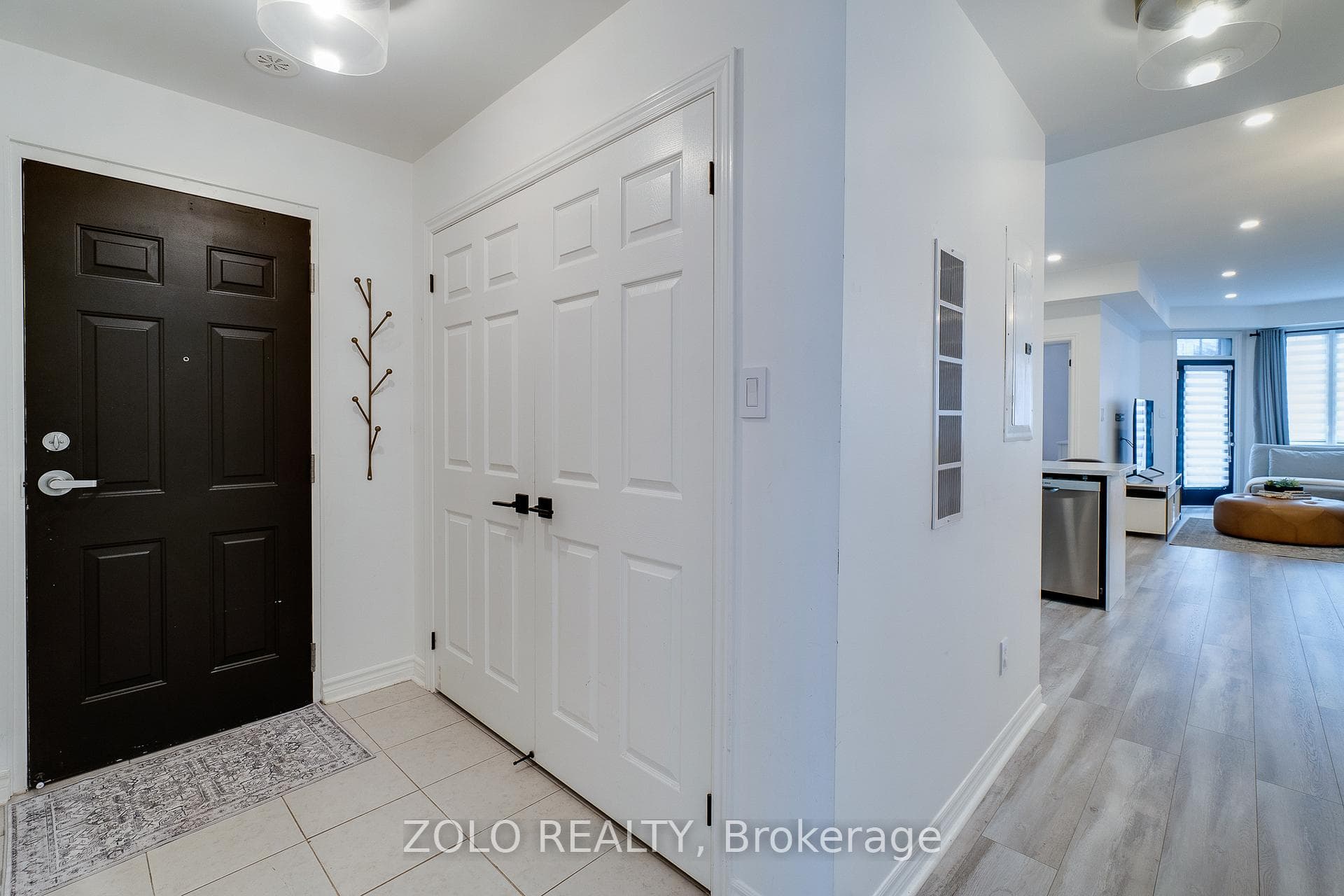 2420 Baronwood Drive Unit 8-02 photo 5