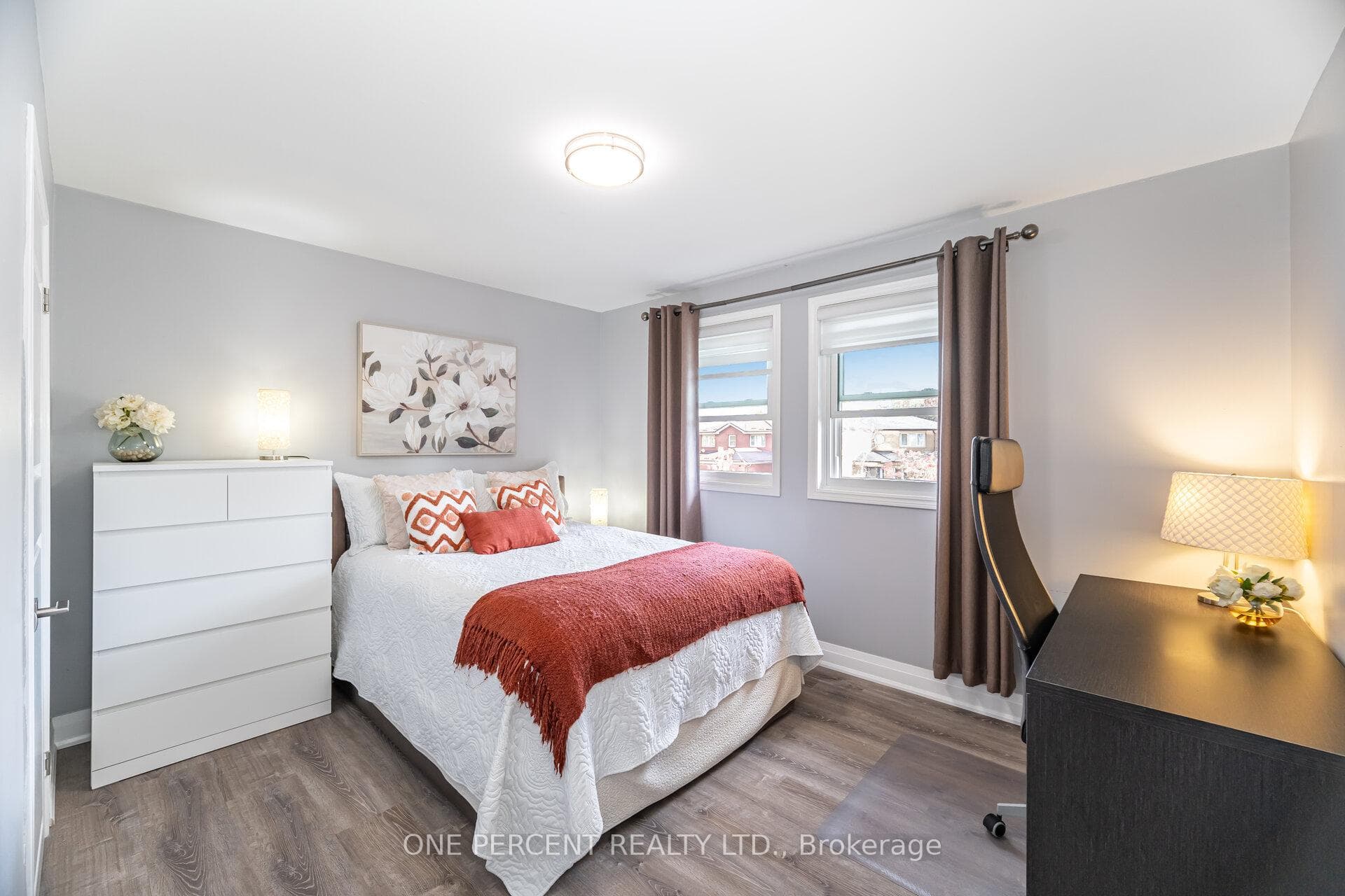 704 Bookham Crescent photo 28