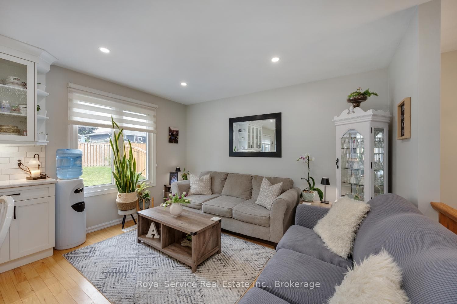Beautiful sitting area main floor