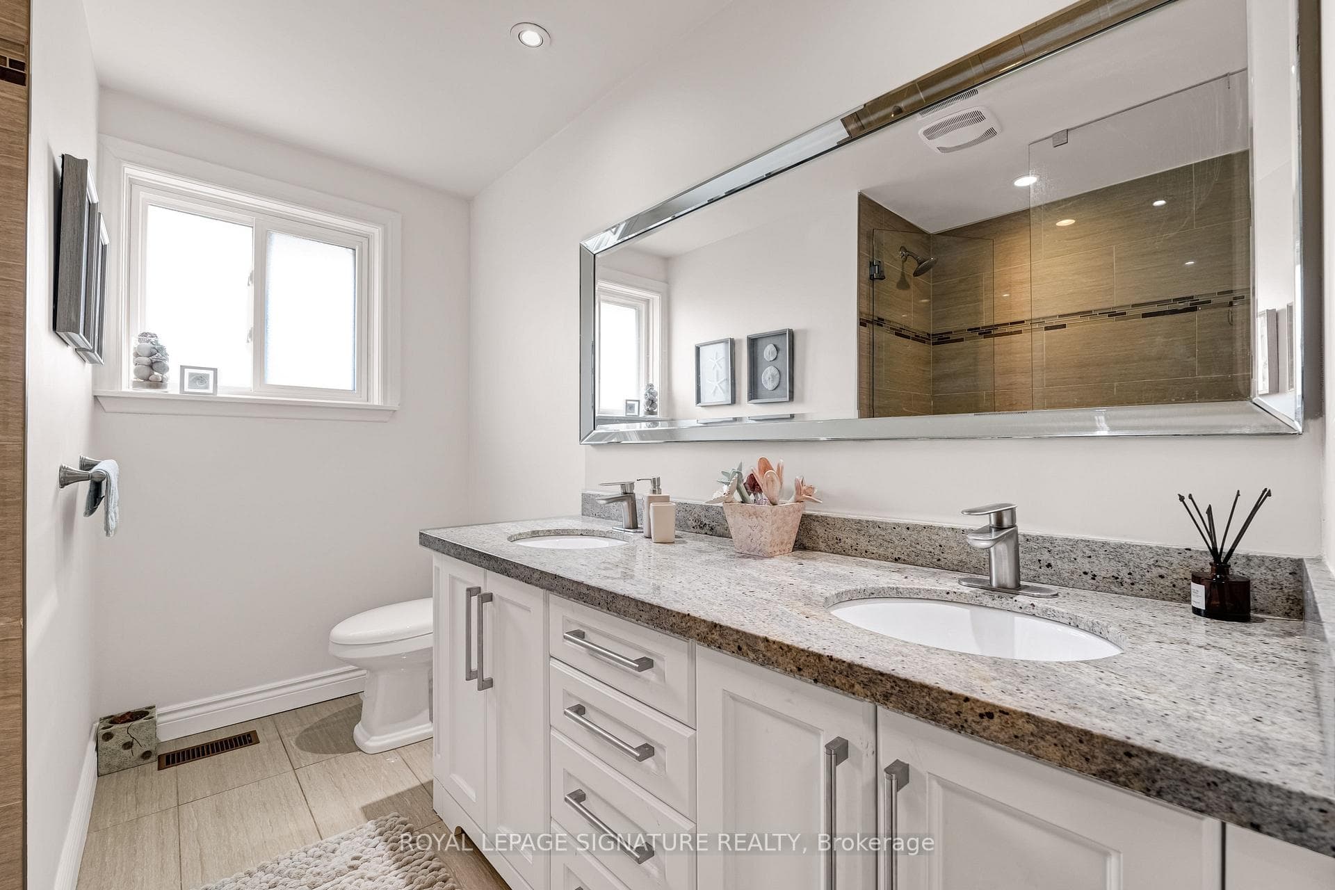 55 Tollerton Avenue photo 17