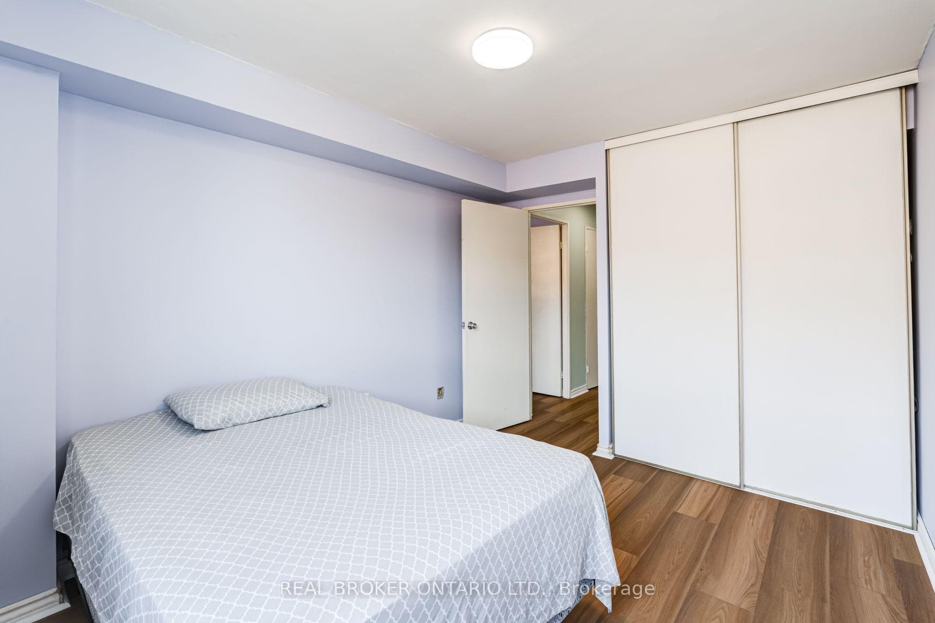 4060 Lawrence Avenue Unit 402 photo 19