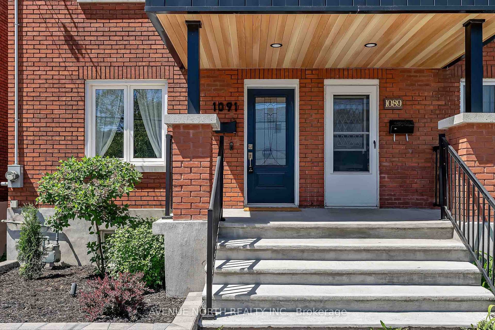 1091 Gladstone Avenue photo 3