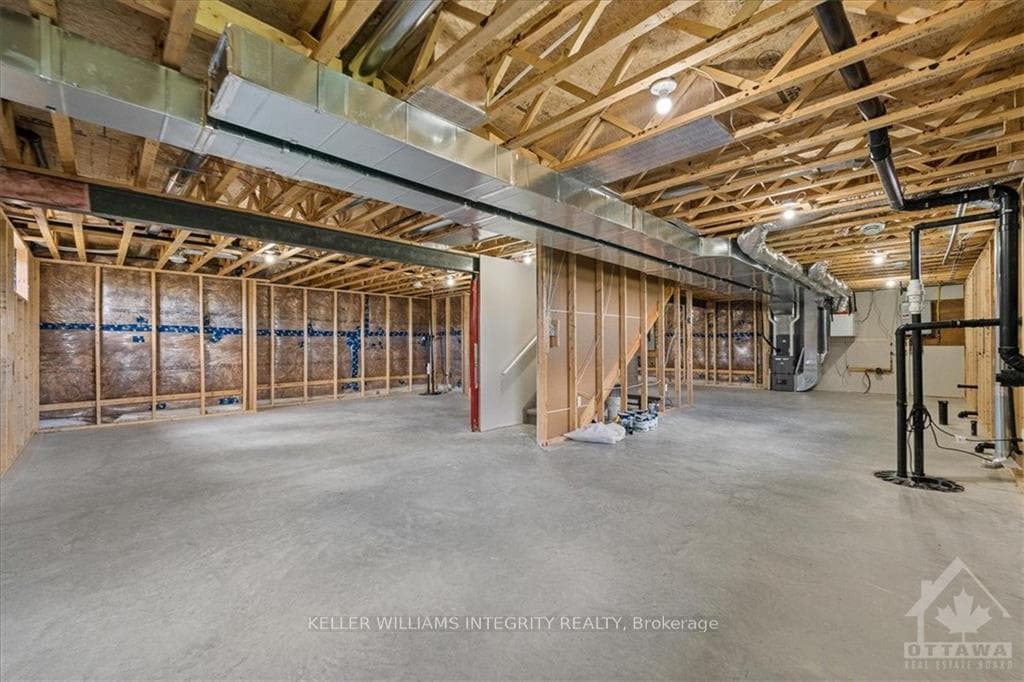 241 ROXANNE Street photo 23