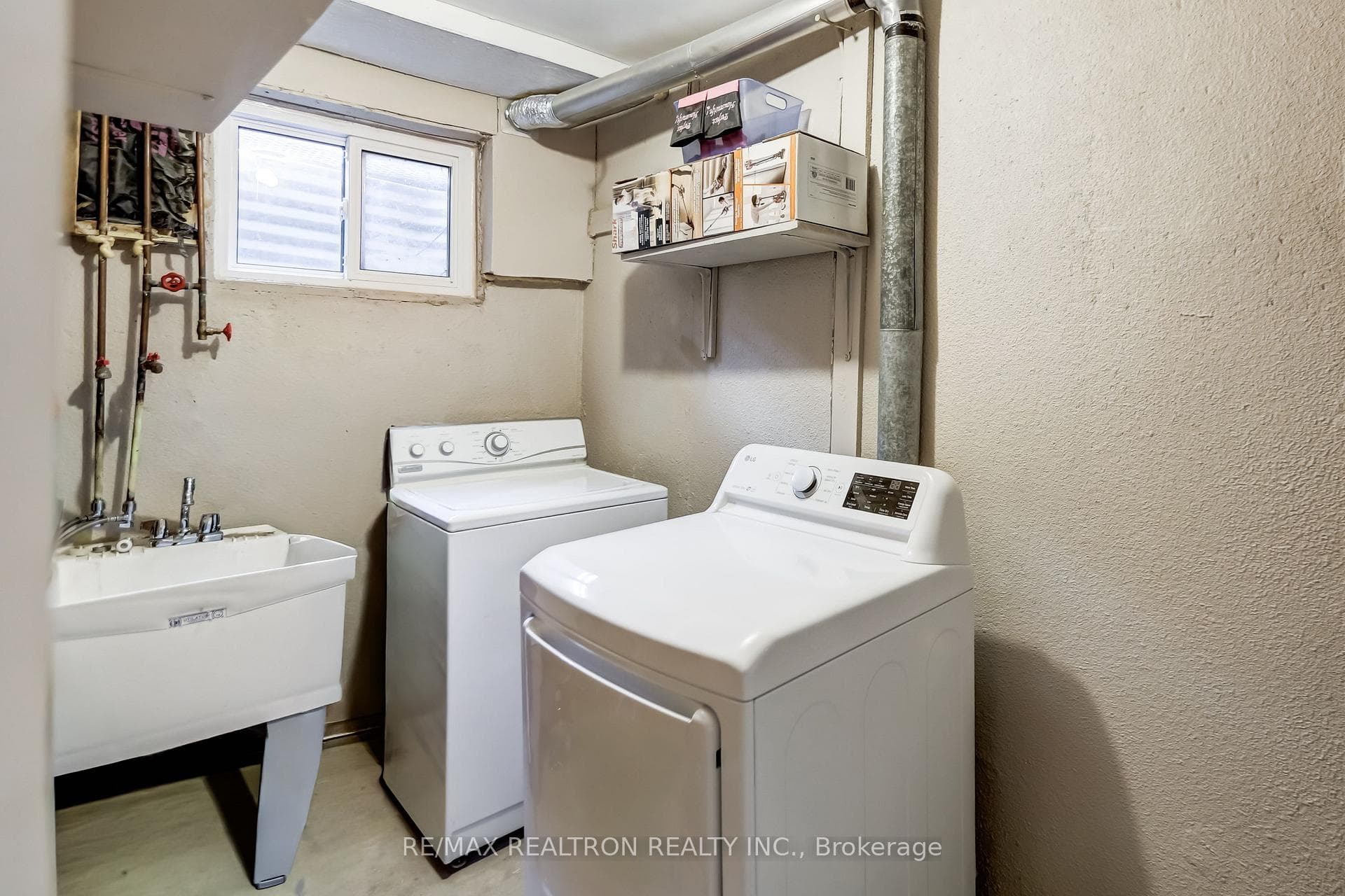 121 Centennial Road Unit 6 photo 23