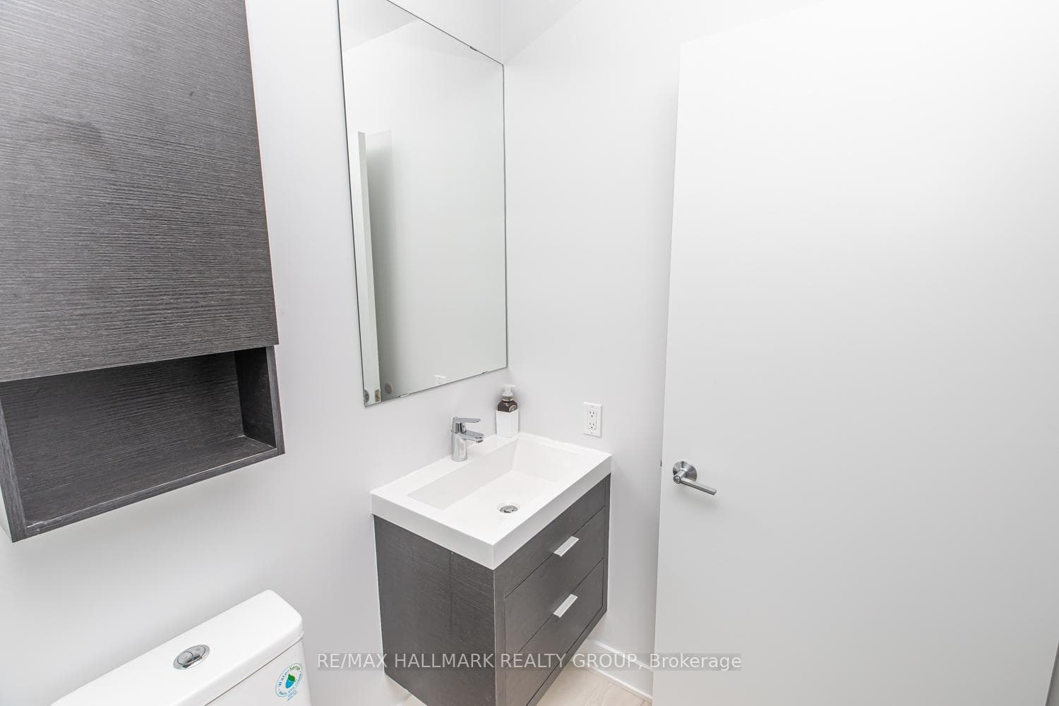 20 DALY Avenue Unit 1905 photo 13