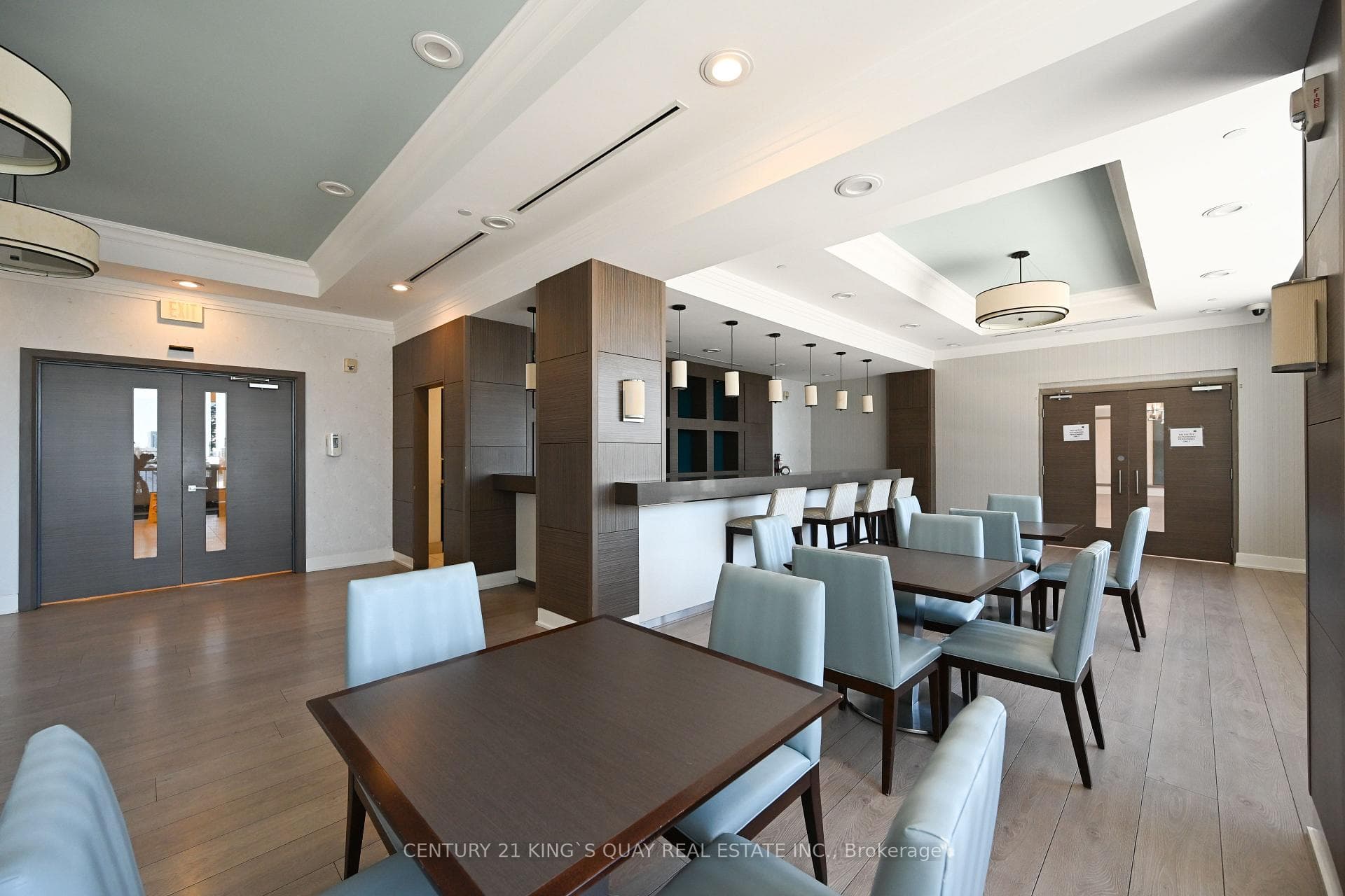 376 Highway 7 Avenue Unit Ph19 photo 24