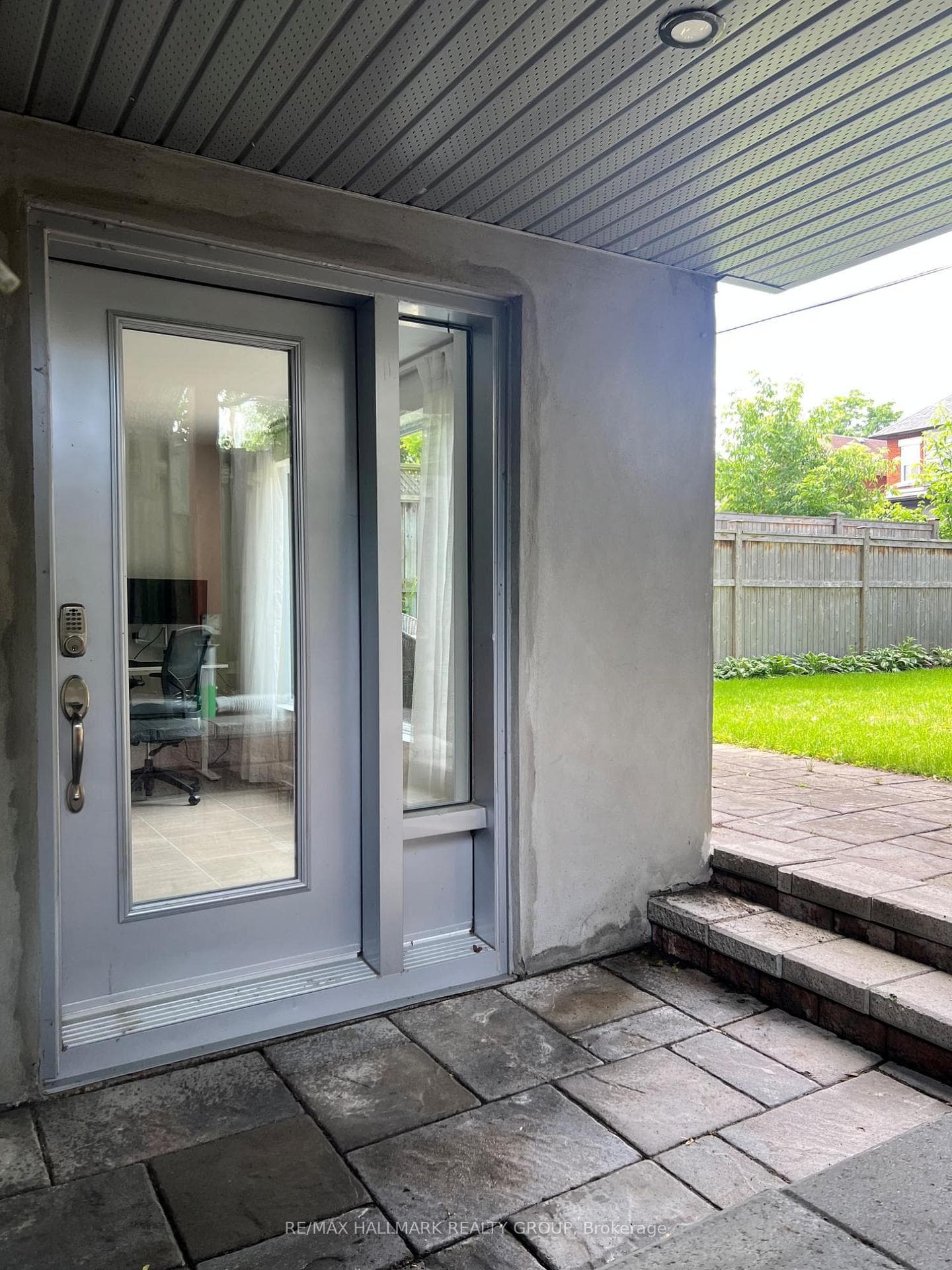 Separate entry to the lower level in-law suite.