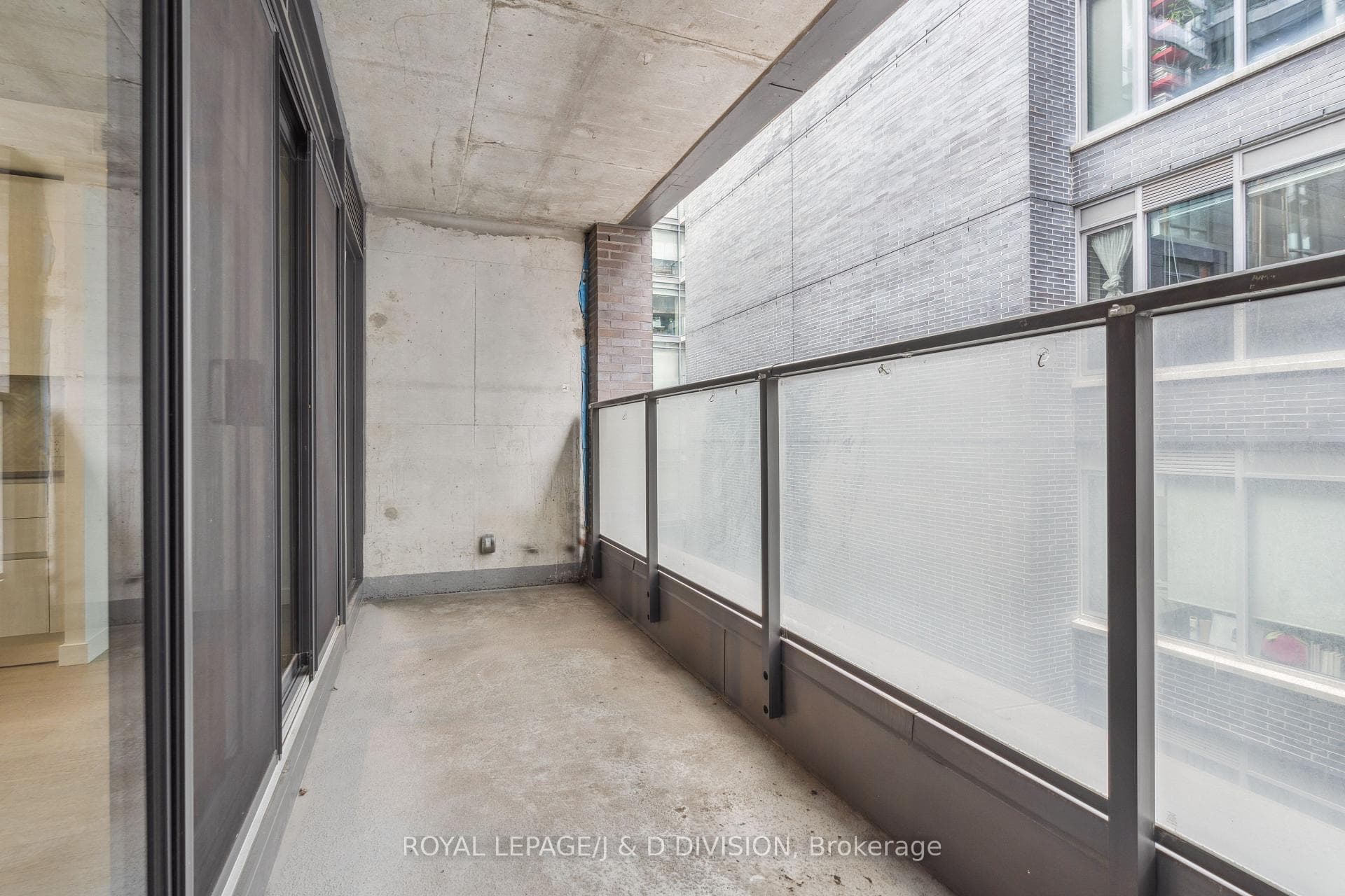 111 Bathurst Street Unit 423 photo 22