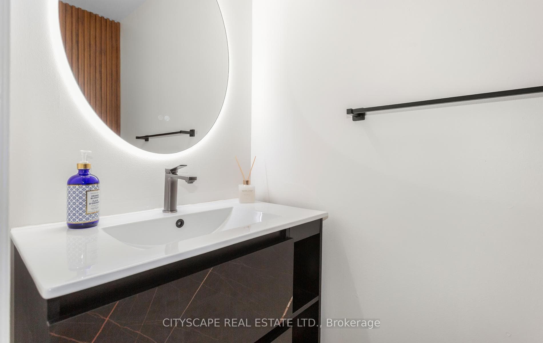 5685 Topaz Place photo 22