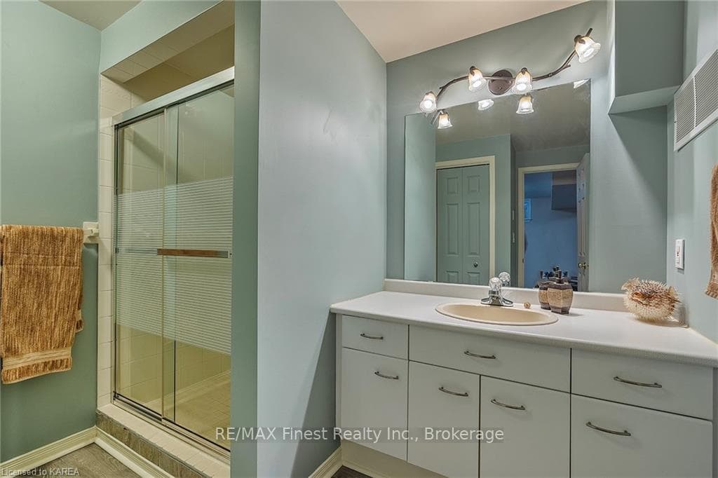1101 REGATTA Court photo 28