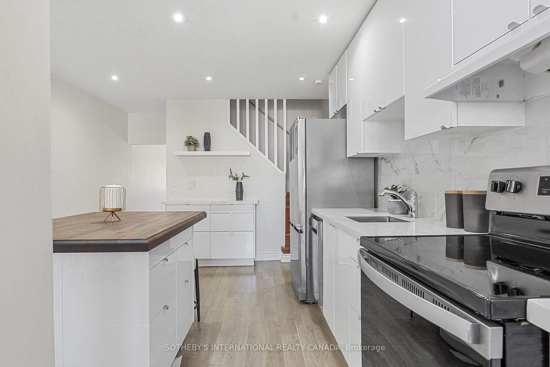 44 Fisher Street photo 10