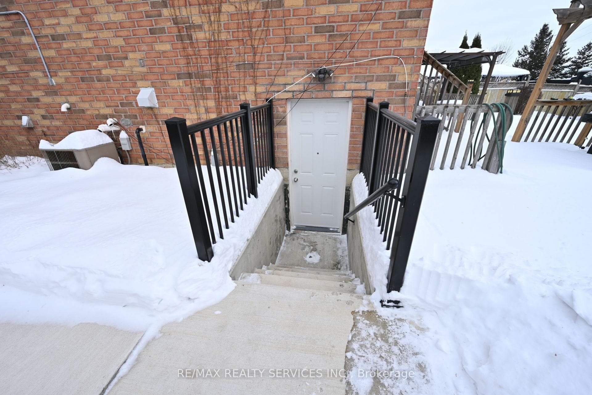 42 Brambirch Crescent photo 4