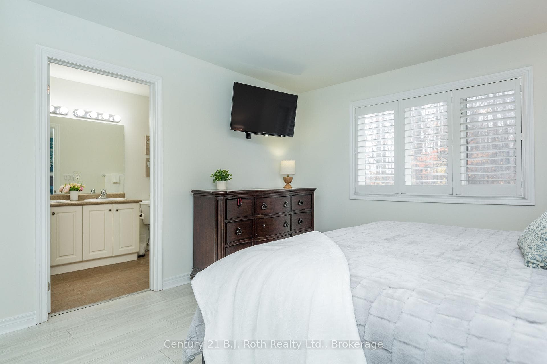 54 Isabella Drive photo 21