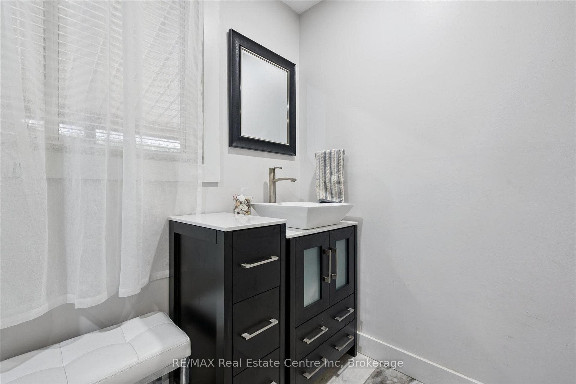 14 Ash Street photo 15