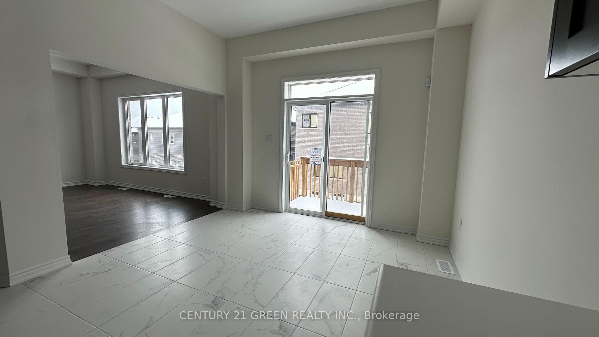 270 Pottruff Road photo 3